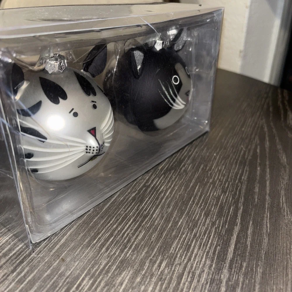 TJX COMPANY GLASS CAT ROUND‎  CHRISTMAS ORNAMENTS (2)